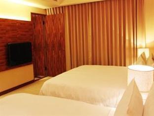 Asia Emperor Hotel Tainan Exterior photo